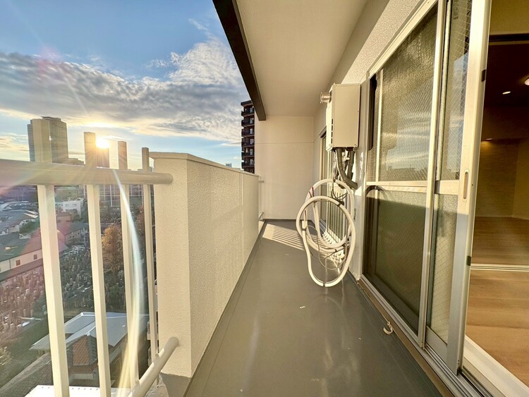 その他 朝の澄んだ空気や、夕方に吹く清々しい風を感じられるバルコニー。