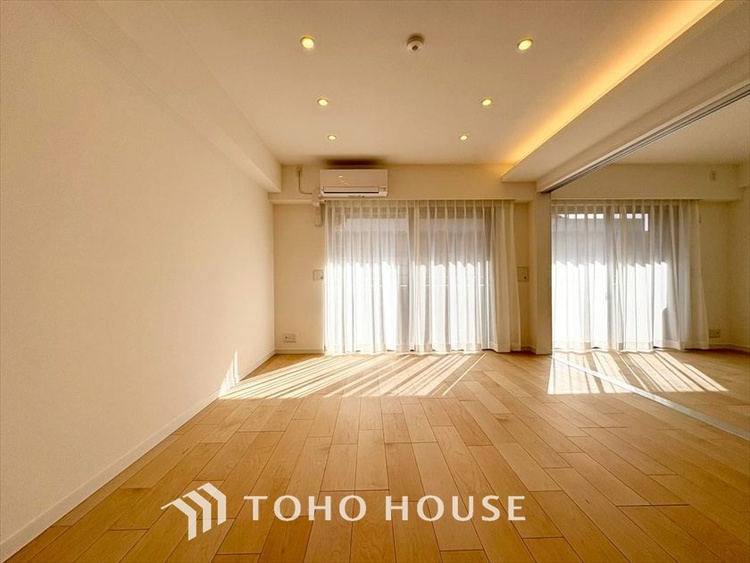 内装 【PRIVATE ROOM】◆快適◆な暮らしに不可欠な収納スペース。快適さとともに思い出も詰まっていく。