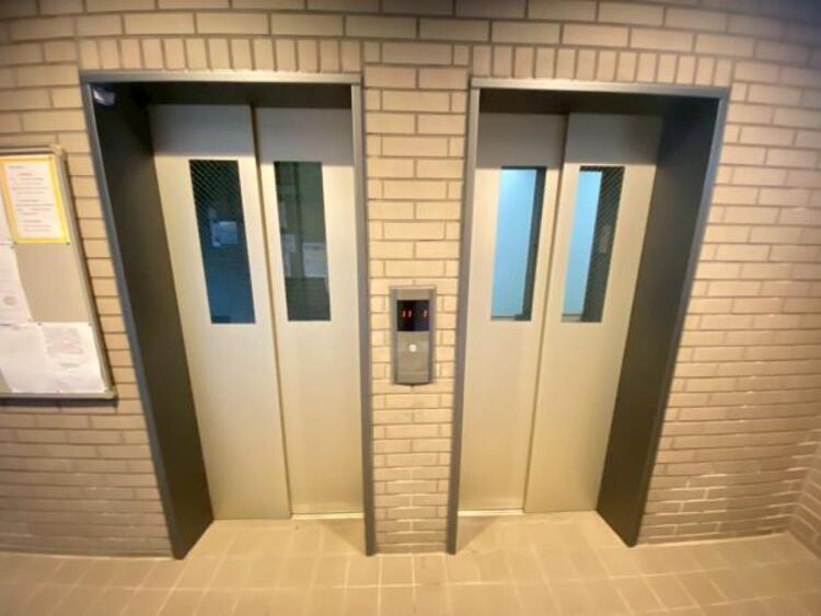 その他 エレベータ—