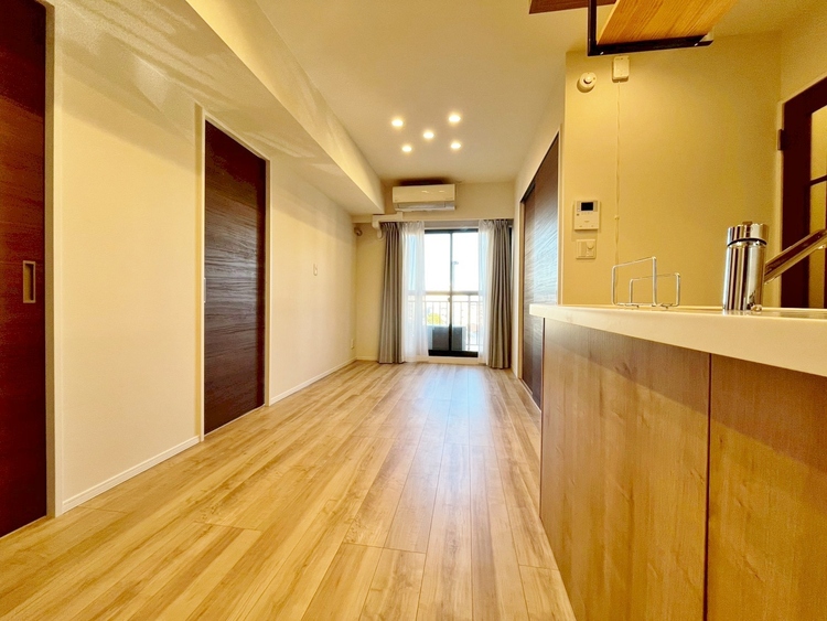 居間 豊かな居住性と、安心感を満たすクオリティが見事に調和した住空間。