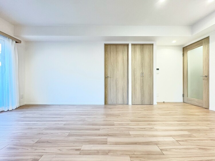 居間 飾り過ぎないシンプルな内装と偏り過ぎないデザインで統一しました。