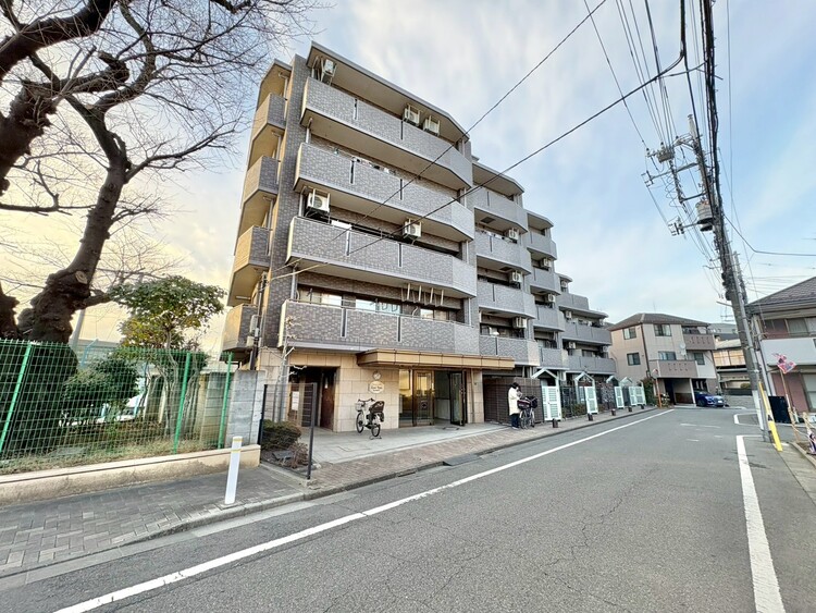 外観 資料には掲載していない情報が、現地にはたくさんあります。是非一度、現地をご確認ください。