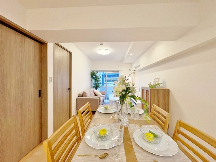 居間 飾り過ぎないシンプルな内装と偏り過ぎないデザインで統一しました。