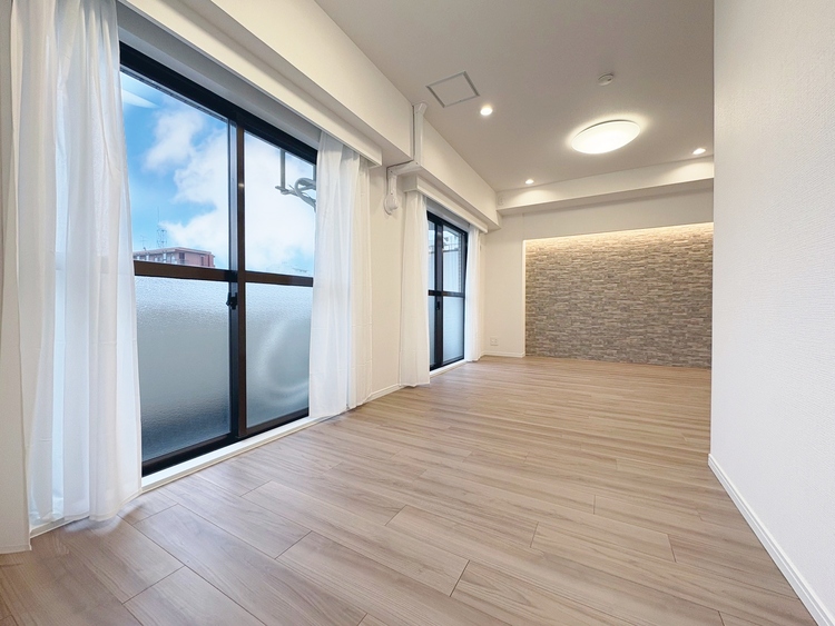 居間 快適に過ごす毎日を求めて、暮らしの中でご自身の「マイホーム」に創り上げてください。