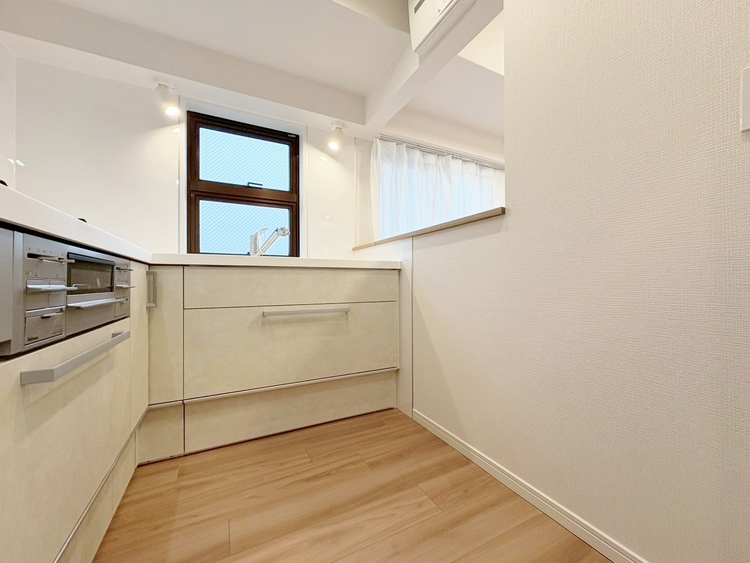 キッチン 洗練されたスタイリッシュなデザイン性と使いやすさを備えた仕様。