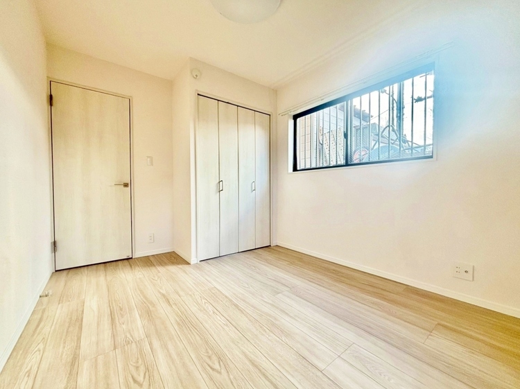 内装 書斎にするなり、寝室するなりこの１室をどうアレンジするかを想像するだけで夢が膨らみますね。