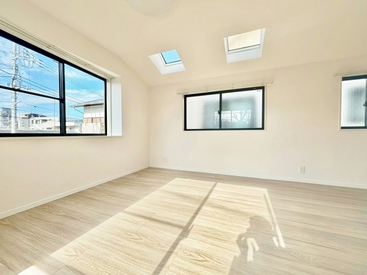 居間 飾り過ぎないシンプルな内装と偏り過ぎないデザインで統一しました。