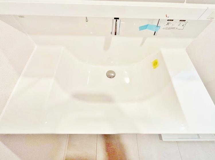 洗面 何かと物が増える場所だからこそ、スッキリと見映えの良い空間に。