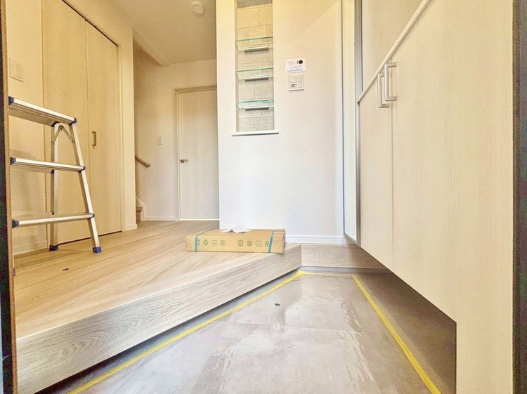 玄関 シューズボックスを完備した玄関です。