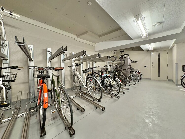 設備 きちんと整備された駐輪場。住む方の心遣いが感じられます。