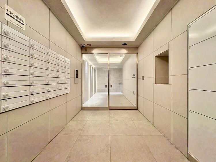 エントランス エントランス内部は、管理が行き届き清潔な共有スペースとなっています。