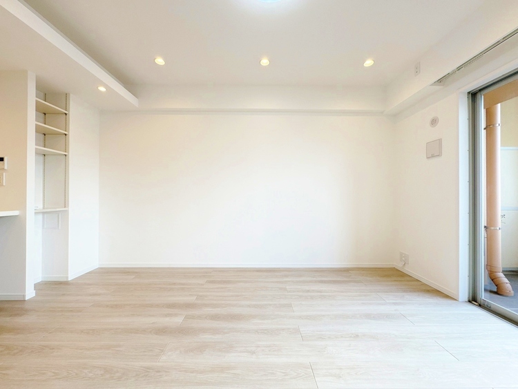 居間 快適に過ごす毎日を求めて、暮らしの中でご自身の「マイホーム」に創り上げてください。