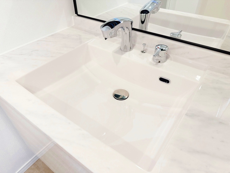 洗面 何かと物が増える場所だからこそ、スッキリと見映えの良い空間に。