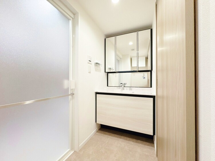 洗面 清潔感と心地よさを重視した、上質感漂うパウダールーム。