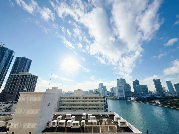 バルコニー 頬をなでる、優しい風を感じることが出来ます。