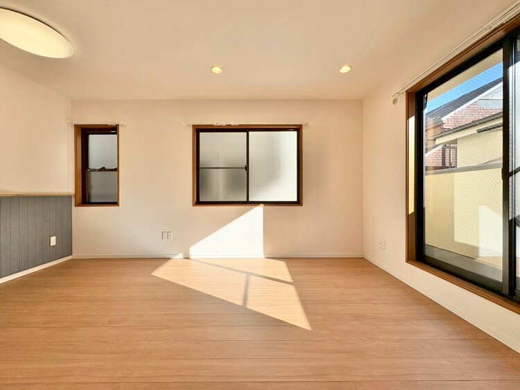 居間 飾り過ぎないシンプルな内装と偏り過ぎないデザインで統一しました。