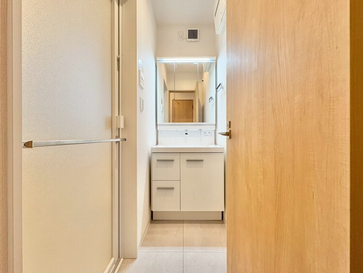 洗面 清潔感と心地よさを重視した、上質感漂うパウダールーム。
