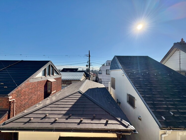 バルコニー 窓を開けると広がる青空。心をリフレッシュして日々を過ごしていきましょう。