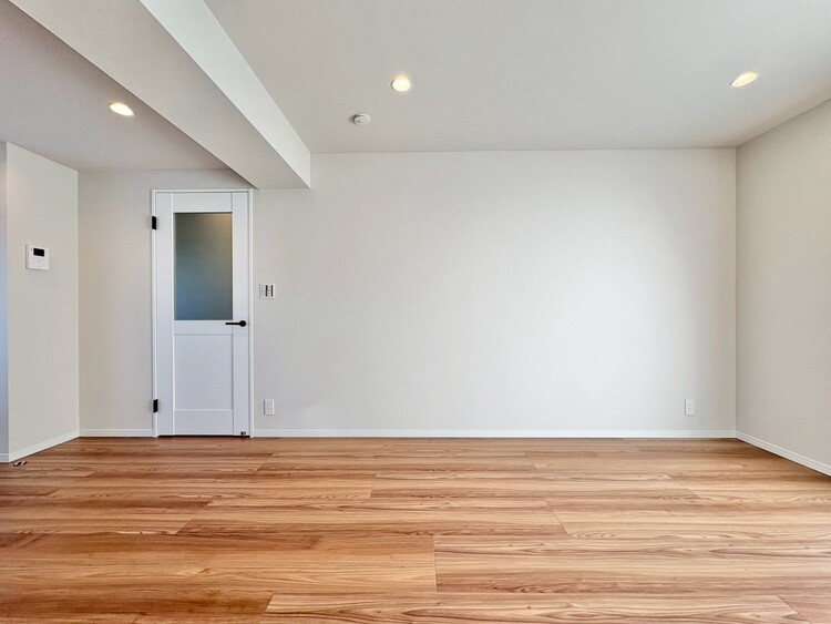 居間 居心地の良い空気感は、暮らしのステージを彩り、心からのやすらぎと満足感を与えてくれます。