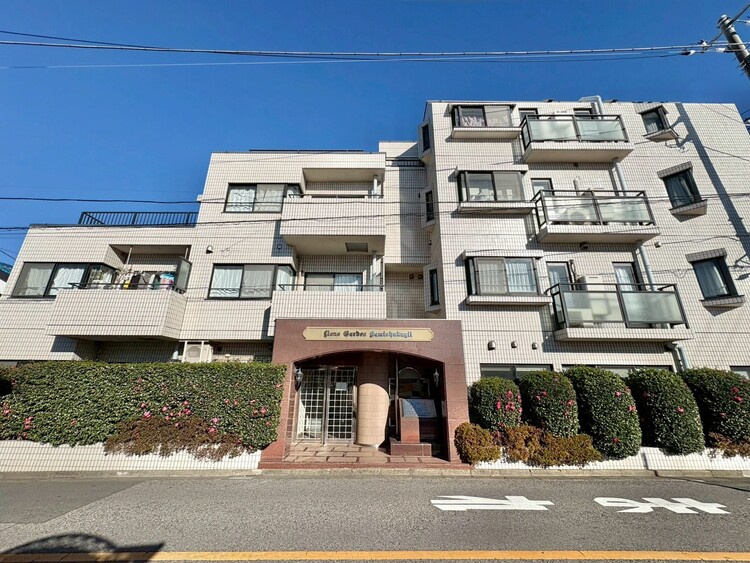 外観 資料には掲載していない情報が、現地にはたくさんあります。是非一度、現地をご確認ください。