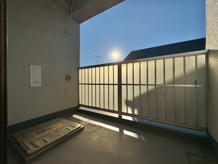 バルコニー 暮らしの中で、光と風を演出してくれるバルコニー。