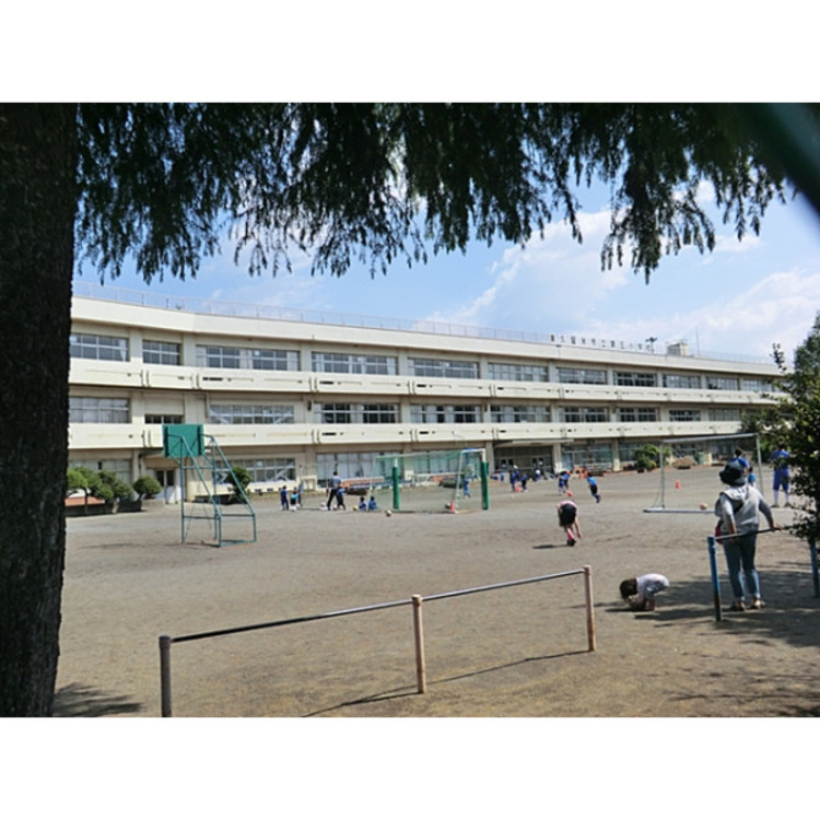 周辺 第五小学校(約1600m)
