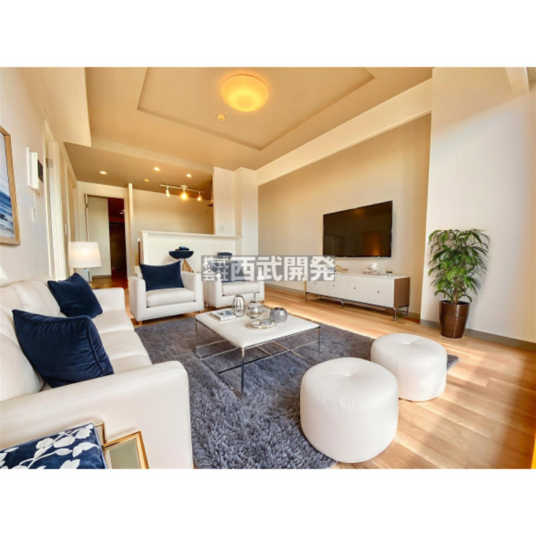 居間 【配置してある家具や小物はCGによるイメージです。】