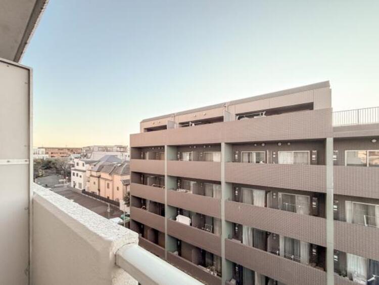 その他 開放感のある眺望。季節による景色の変化を日常の生活と共に感じてください。