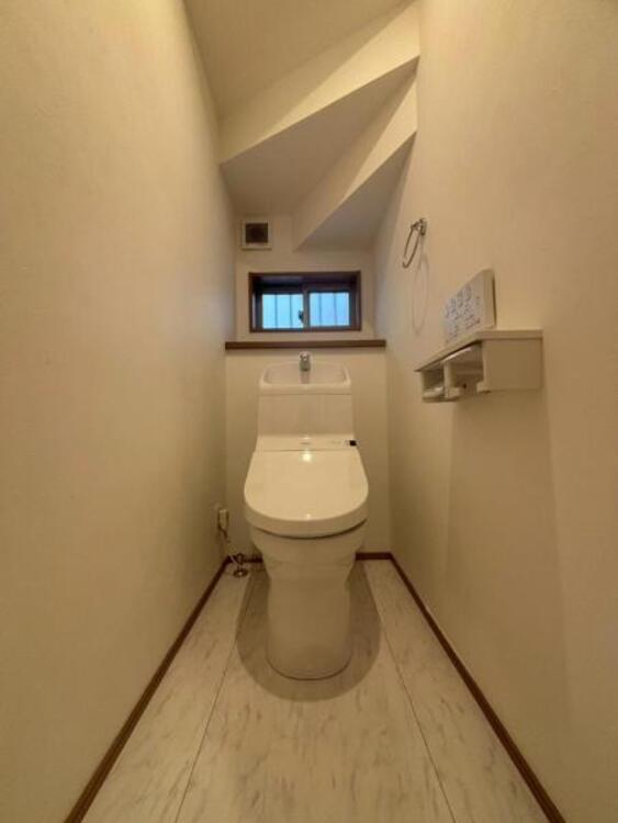 トイレ 清潔感溢れるトイレ。落ち着いた空間で安らぎのひとときをお過ごしいただけます。