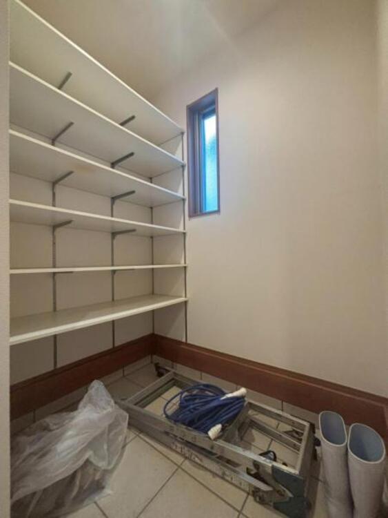 収納 玄関は収納豊富なシューズクローゼットも完備。雑多な玄関でなくスッキリ空間としての家の顔にできるよう設計しました。