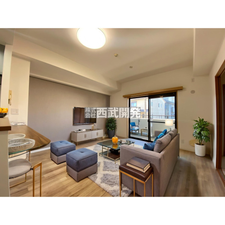 居間 配置してある家具や小物はCGによるイメージです。