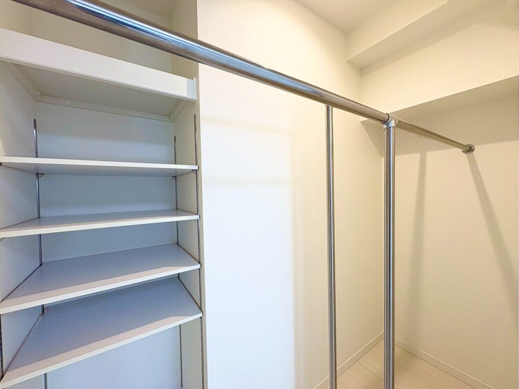 その他 収納スペースが付いていて、お部屋を広く使っていただけます。