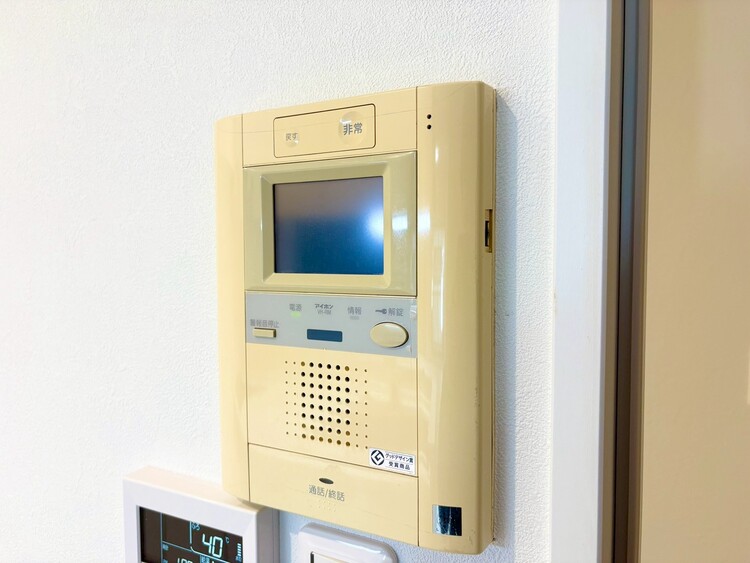その他 誰が来てもわかる様にモニター付きインターホンを設置。