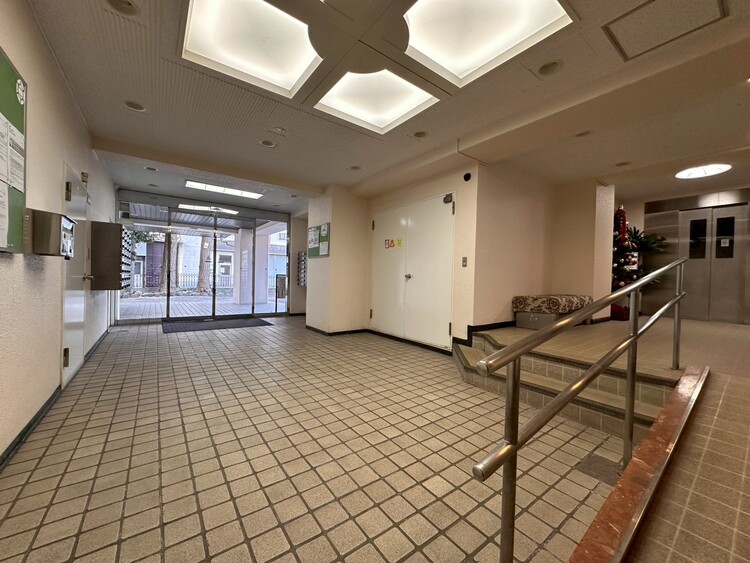 その他 館内は静寂な中が保たれており、管理が行き届いている印象を受けました。