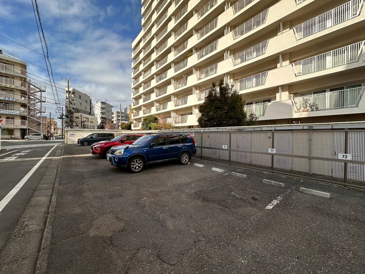 その他 駐車スペースが嬉しいですね。※空き状況は都度ご確認下さい。