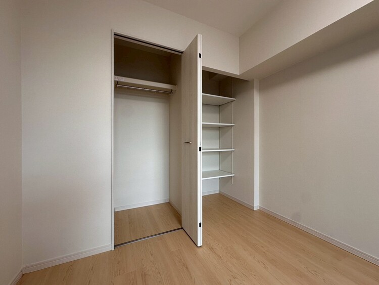 その他 収納スペースが付いていて、お部屋を広く使っていただけます。