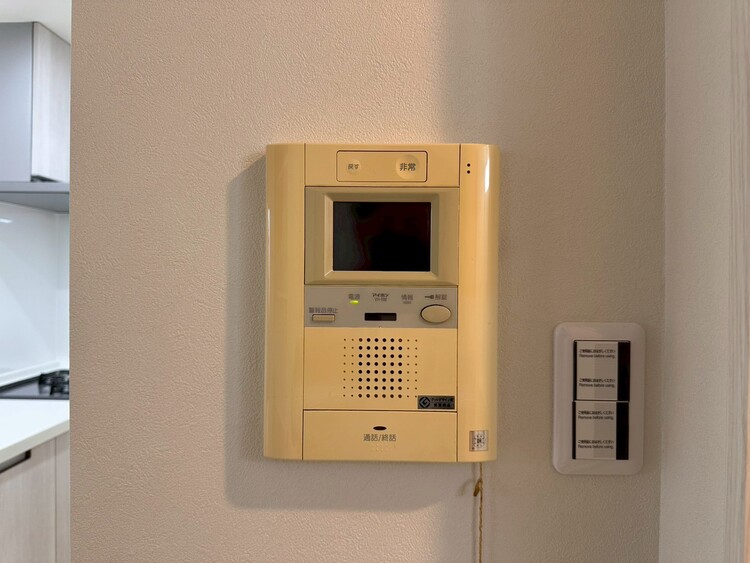 その他 誰が来てもわかる様にモニター付きインターホンを設置。