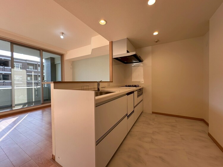 その他 開放感のあるキッチンスペース。調理をしながら、会話も弾みそうですね。