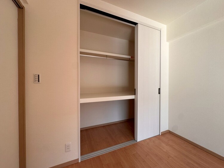 その他 収納スペースが付いていて、お部屋を広く使っていただけます。