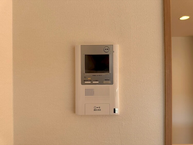 その他 誰が来てもわかる様にモニター付きインターホンを設置。