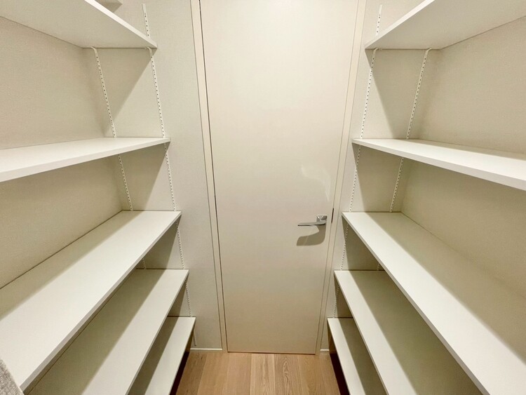 その他 収納スペースが付いていて、お部屋を広く使っていただけます。