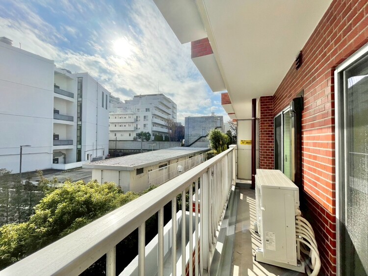 その他 朝の澄んだ空気や、夕方に吹く清々しい風を感じられるバルコニー。