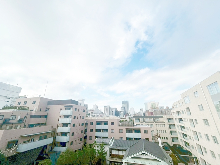 その他 眺望や窓からの景色が良いと、家で過ごす時間も快適です。