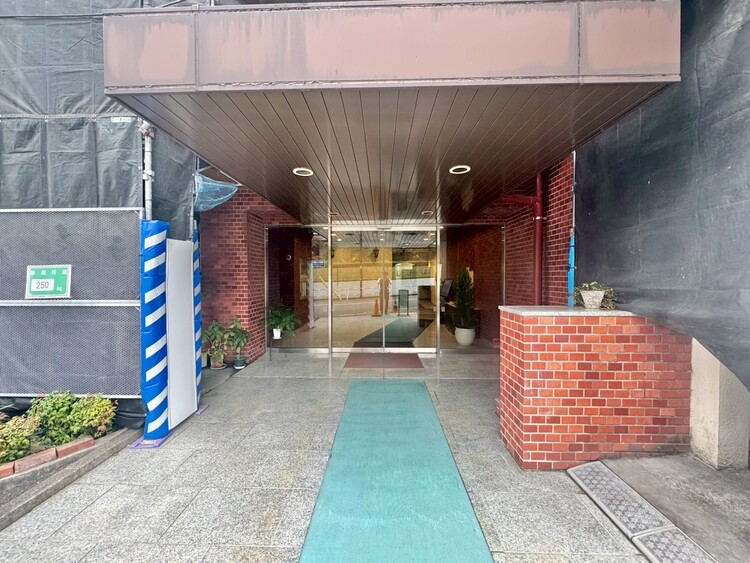 その他 上質感漂う玄関アプローチです。