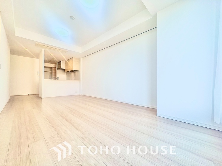 内装 ◆サンサンと◆差し込む太陽の光がこのリビングに笑いをもたらす。