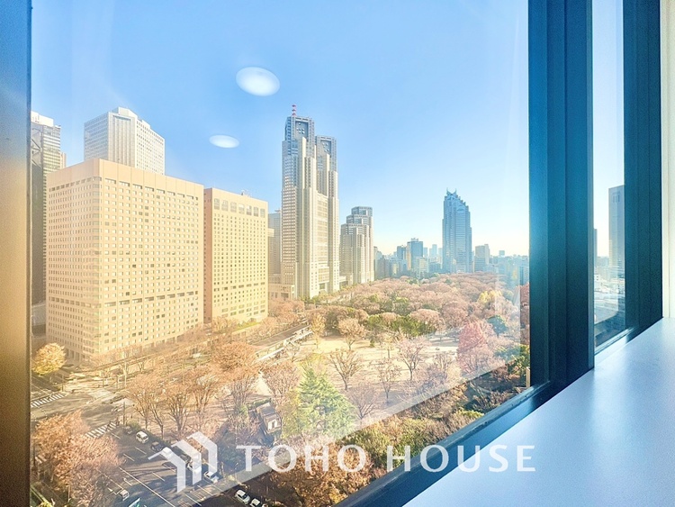 内装 【Green orchestra】◆緑の匂いに誘われて◆目を閉じれば深緑の香り。五感を研ぎ澄まし、日々の疲れを心から癒してくれる。深呼吸するほどに爽やかな薫りたち込める新緑にそと微笑む私達。