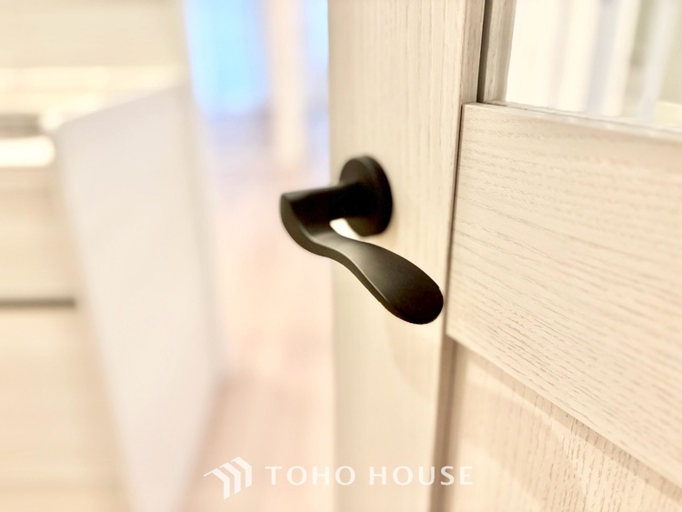 内装 ◆闇夜の輝き◆オレンジ色の光は大人になった今の僕にはわかる。1日の終わりを伝えに来たわけではなく、また明日が来る方へ導いてくれた事を。