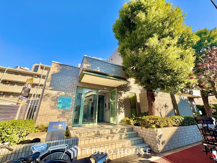 外観 ◆共有空間◆些細な事でほっぺを膨らまして怒る君。それでも僕達はこれからも一緒だよ。喧嘩をしても離れたくないから一つはさんだ同じ場所にいる。分かるよ。そこに君が