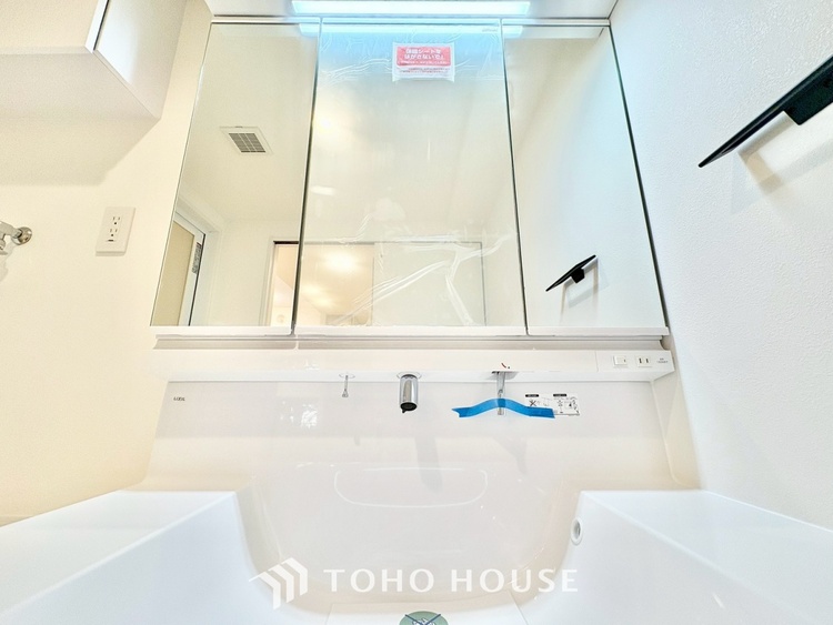 洗面 ◆洗面◆清潔感のある水回り。白で統一されたスタイリッシュな空間。毎日使う場所だから究極にシンプルにこだわりました。