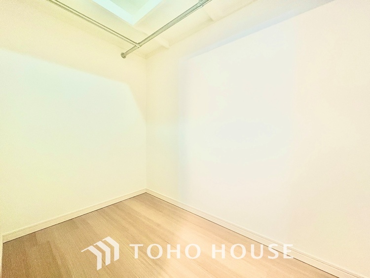 収納 【a closet full of dreams】しまいきれない思い出はクローゼットに。いつでも取り出せる広さが生活を彩る。